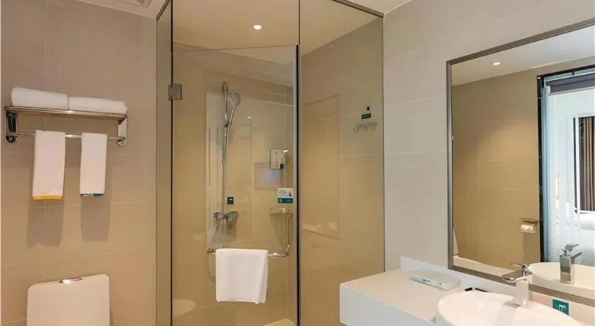 City Comfort Inn Maoming Xinyi Yudu Park