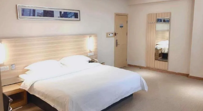 Bed in City Comfort Inn Jingzhou Railway Station Fantawild