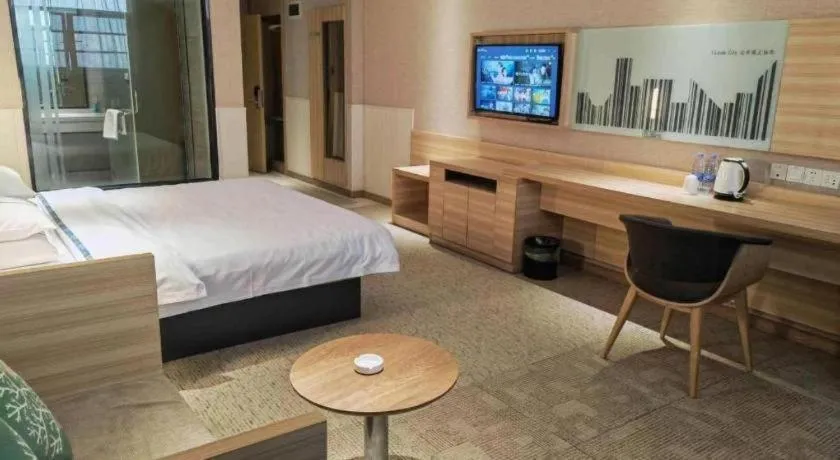 Bed in City Comfort Inn Jingzhou Railway Station Fantawild