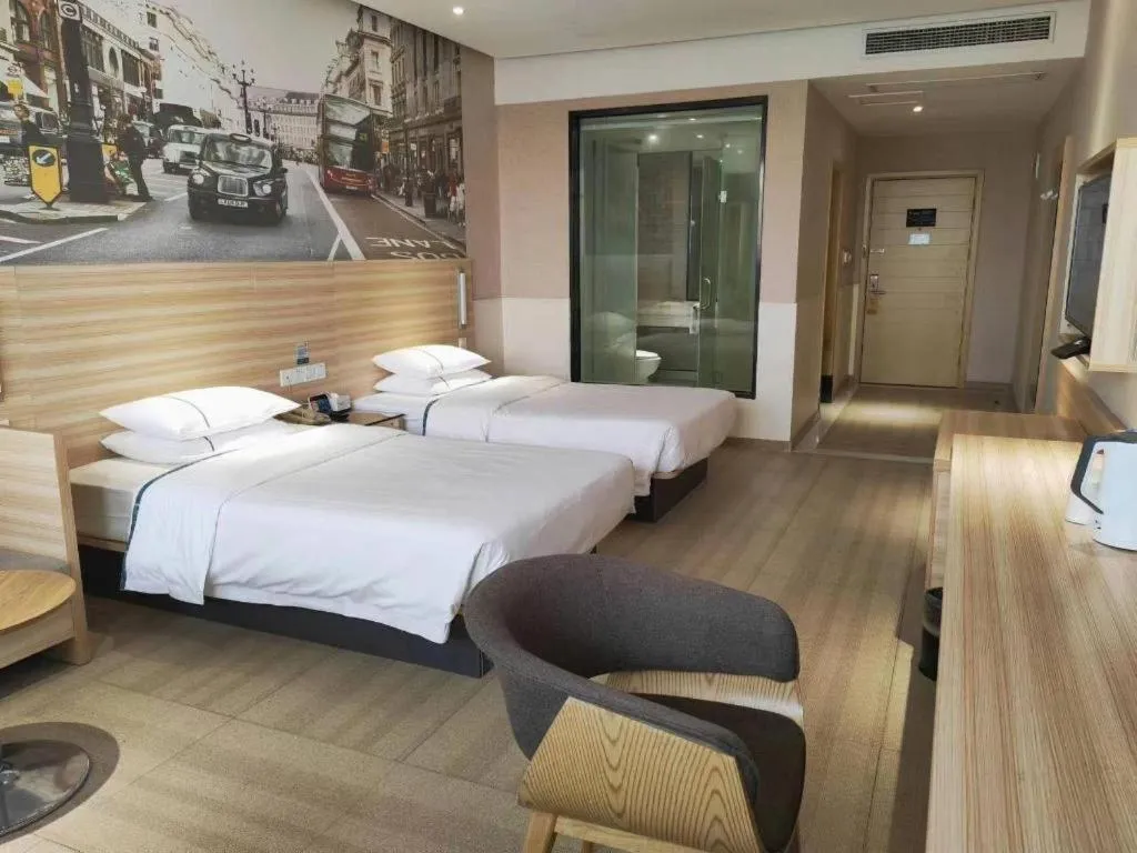 Bed in City Comfort Inn Jingzhou Railway Station Fantawild