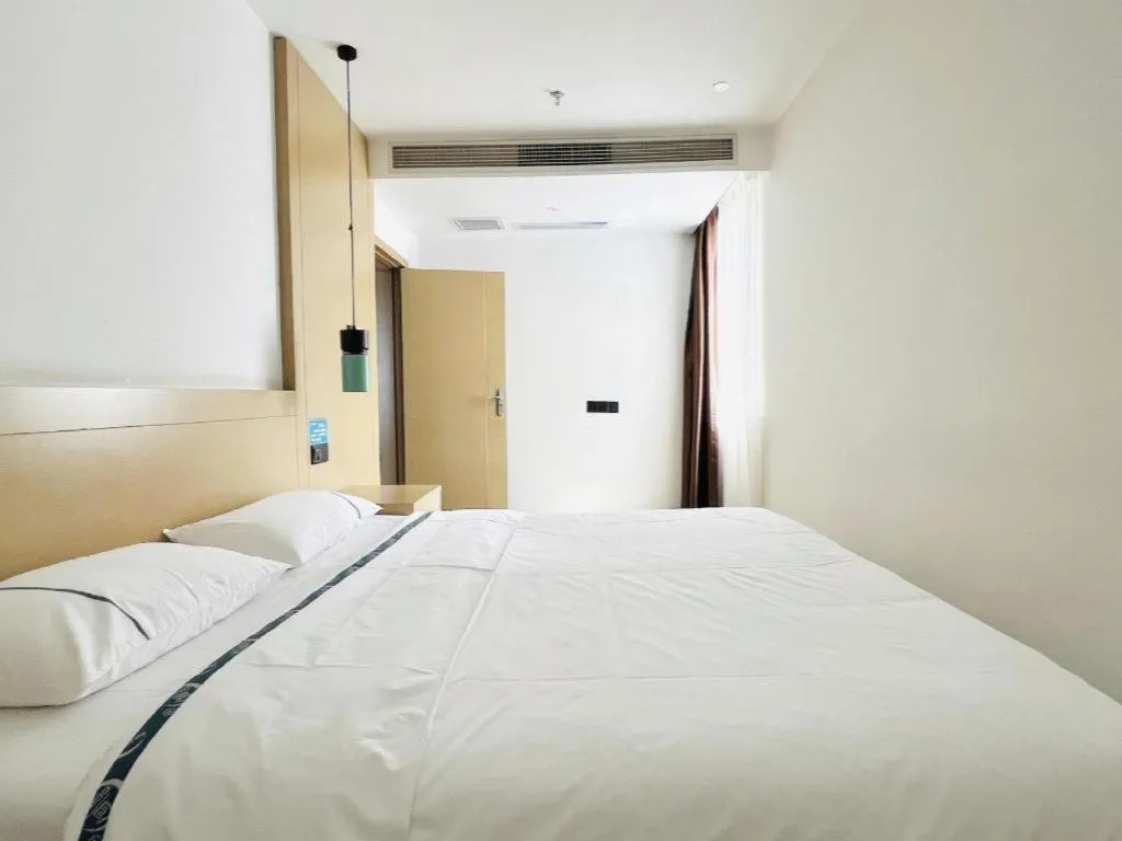 Bed in City Comfort Inn Chongqing Huangguan Dafuti