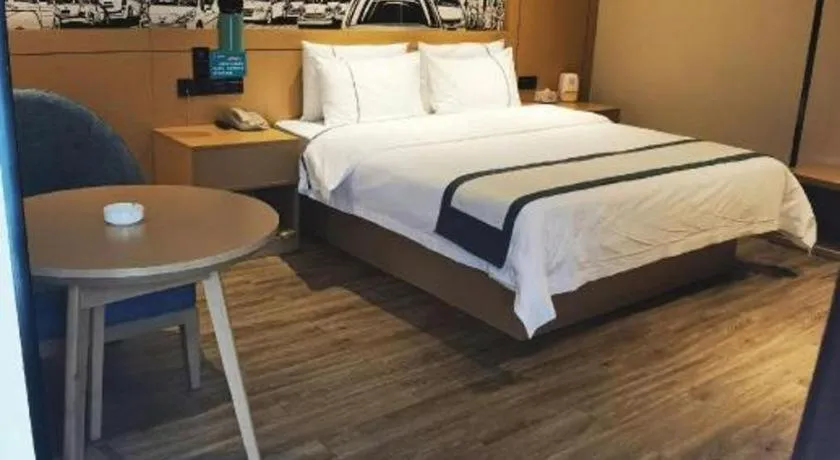 Bed in City Comfort Inn Chongqing Huangguan Dafuti