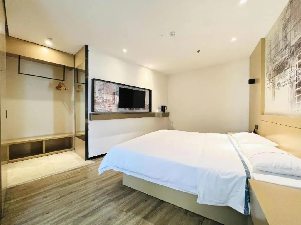 Bed in City Comfort Inn Chongqing Huangguan Dafuti