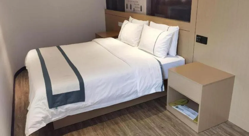 Bed in City Comfort Inn Chongqing Huangguan Dafuti