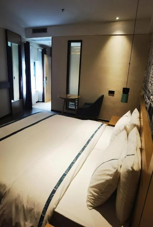 Bed in City Comfort Inn Chongqing Huangguan Dafuti