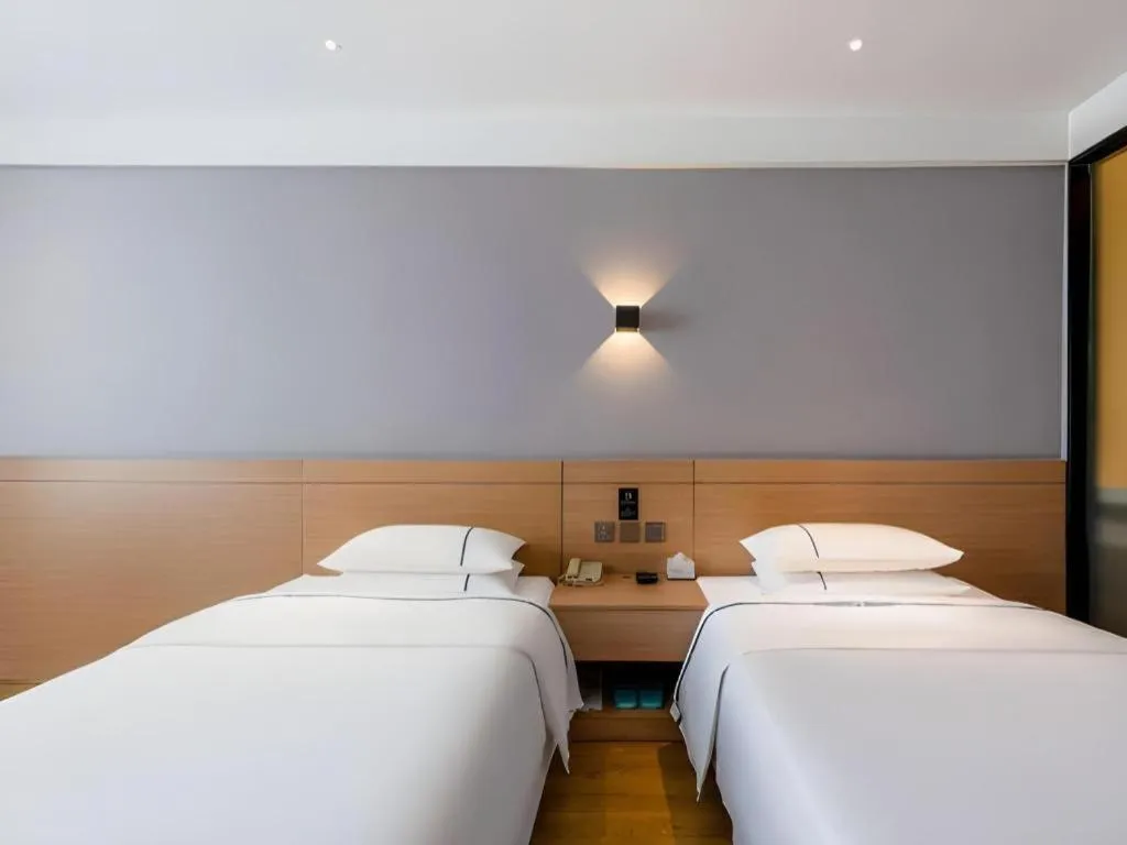 Bed in City Comfort Inn Shantou Huashan Road the MixC