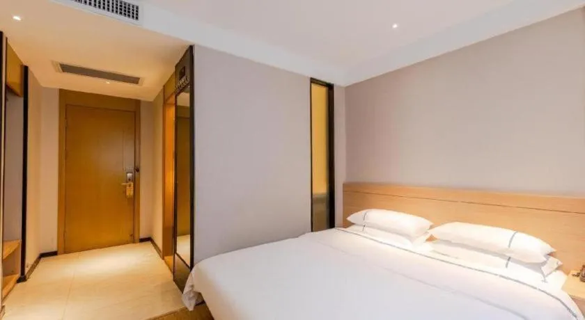 Bed in City Comfort Inn Shantou Huashan Road the MixC