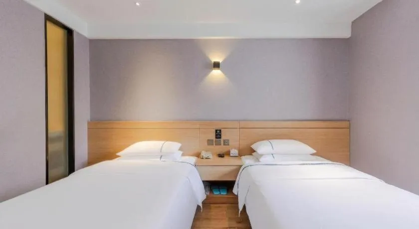 Bed in City Comfort Inn Shantou Huashan Road the MixC