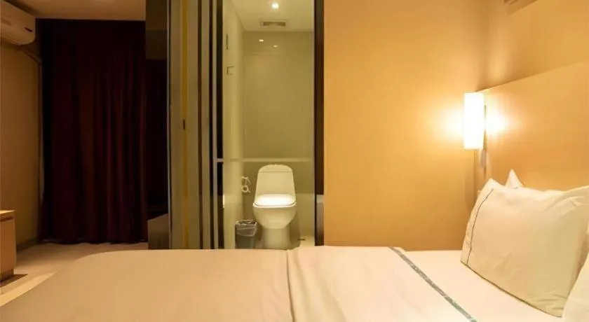 Bed in City Comfort Inn Xiantao Avenue Wangzhou Bridge Wushang