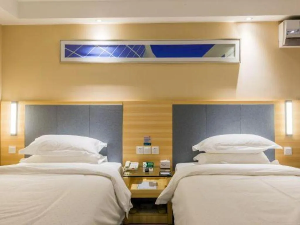 Bed in City Comfort Inn Nanchang Bayi Square Dinggong Road