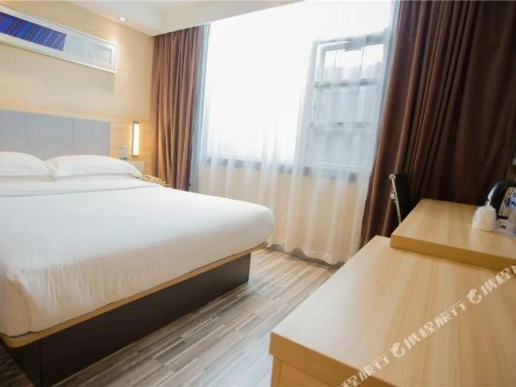 Bed in City Comfort Inn Nanchang Bayi Square Dinggong Road