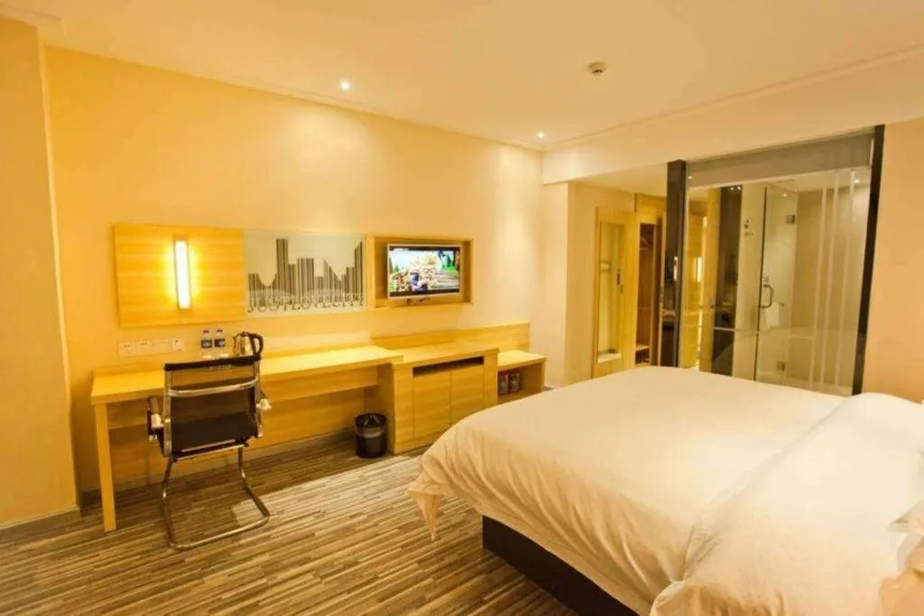 Bed in City Comfort Inn Huizhou Huiyang High-speed Railway Station