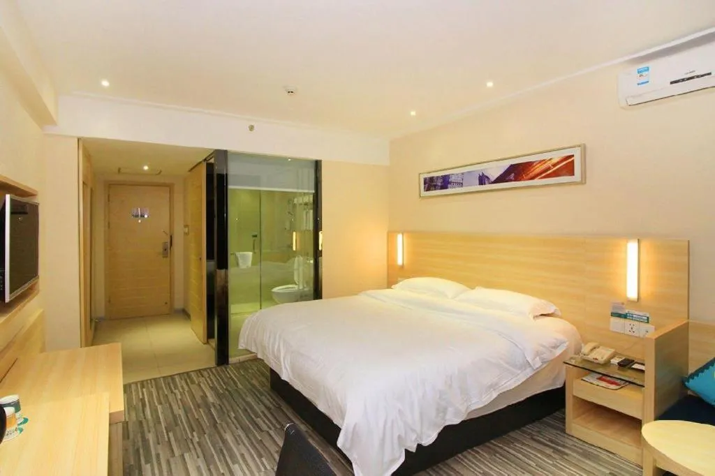 Bed in City Comfort Inn Huizhou Huiyang High-speed Railway Station