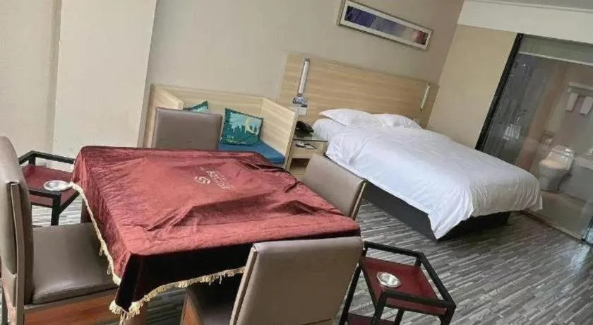 Bed in City Comfort Inn Huizhou Huiyang High-speed Railway Station