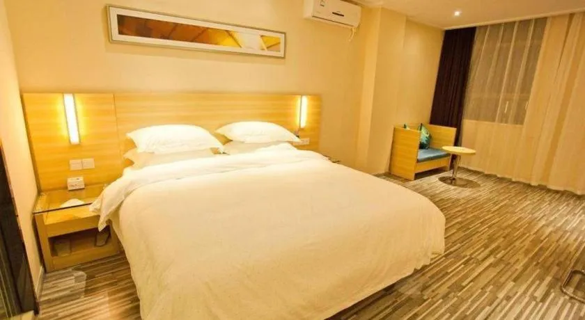 Bed in City Comfort Inn Huizhou Huiyang High-speed Railway Station