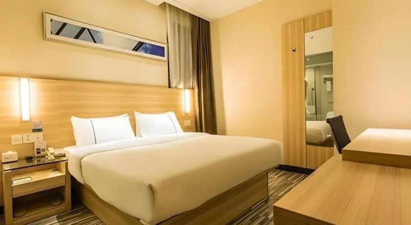 Bed in City Comfort Inn Guigang Pingnan Bus Station Jiangbin Park