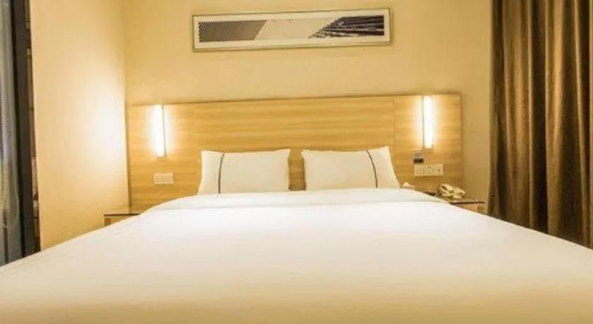 Bed in City Comfort Inn Guigang Pingnan Bus Station Jiangbin Park