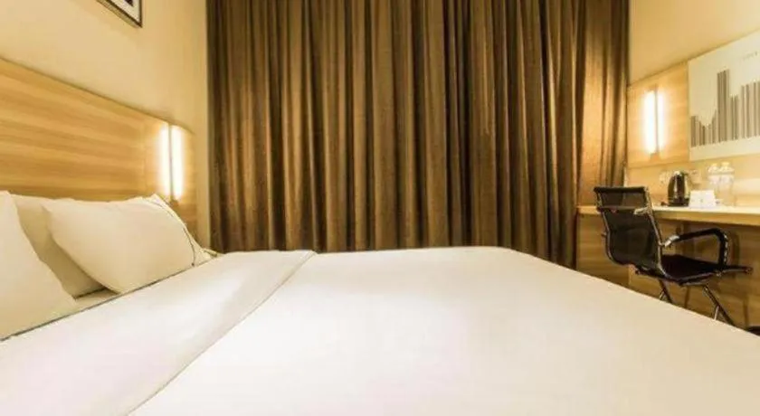 Bed in City Comfort Inn Guigang Pingnan Bus Station Jiangbin Park