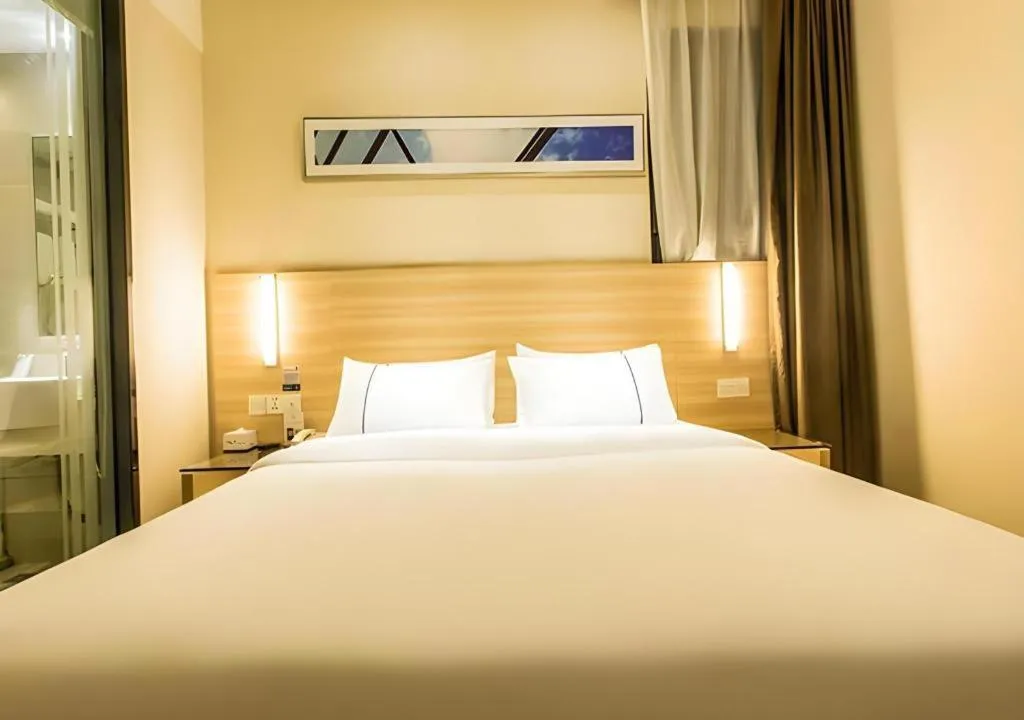 Bed in City Comfort Inn Guigang Pingnan Bus Station Jiangbin Park