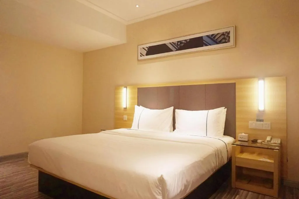 Bed in City Comfort Inn Zhanjiang Middle Renmin Avenue Dingsheng Square