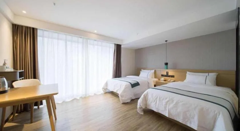 Bed in City Comfort Inn Guiyang North High Speed Railway Station