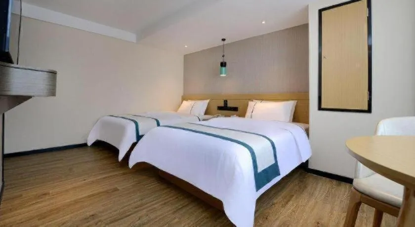 Bed in City Comfort Inn Guiyang North High Speed Railway Station