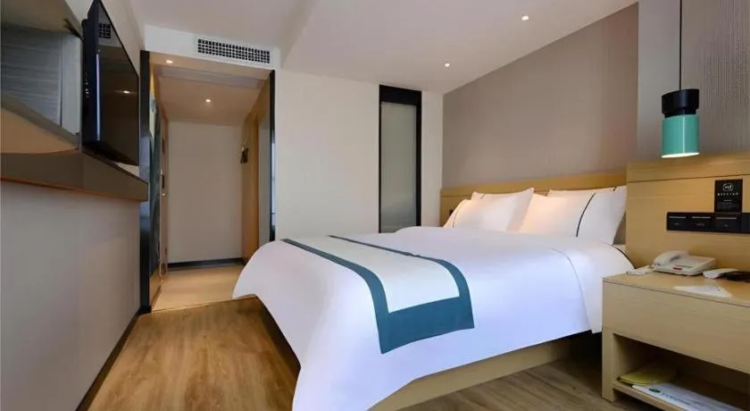 Bed in City Comfort Inn Guiyang North High Speed Railway Station