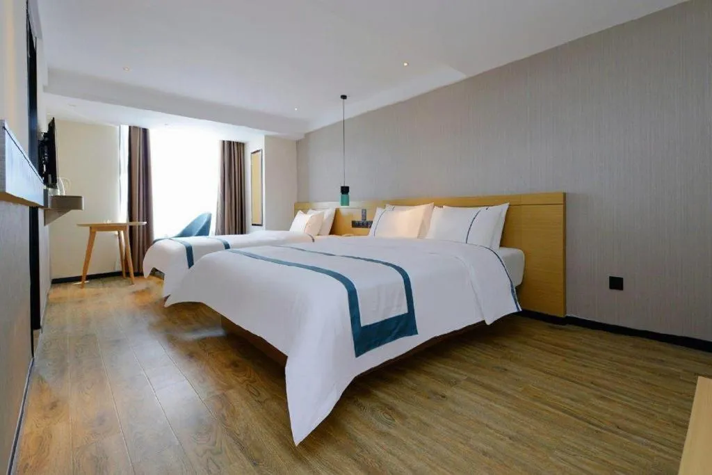 Bed in City Comfort Inn Guiyang North High Speed Railway Station