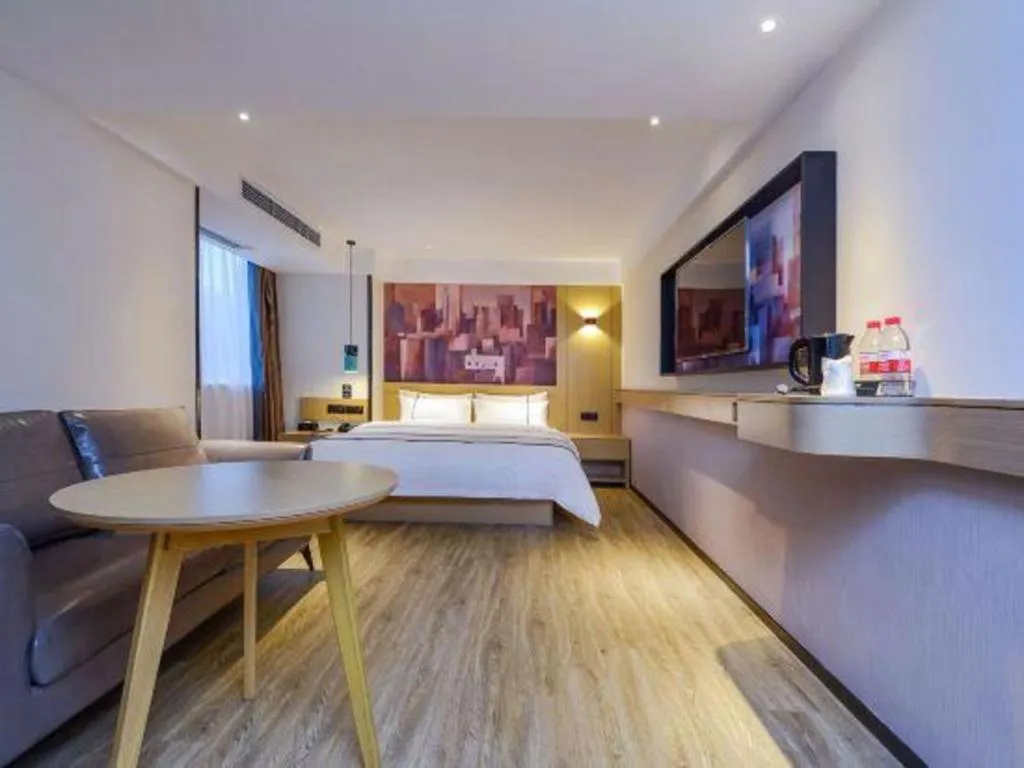 Bed in City Comfort Inn Zunyi Wuchuan