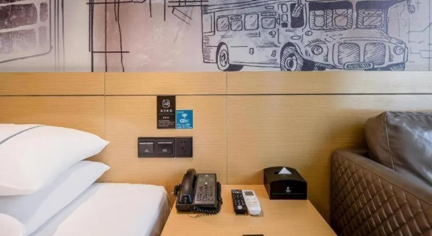 Bed in City Comfort Inn Nanning Kede Zoo Qingchuan Metro Station