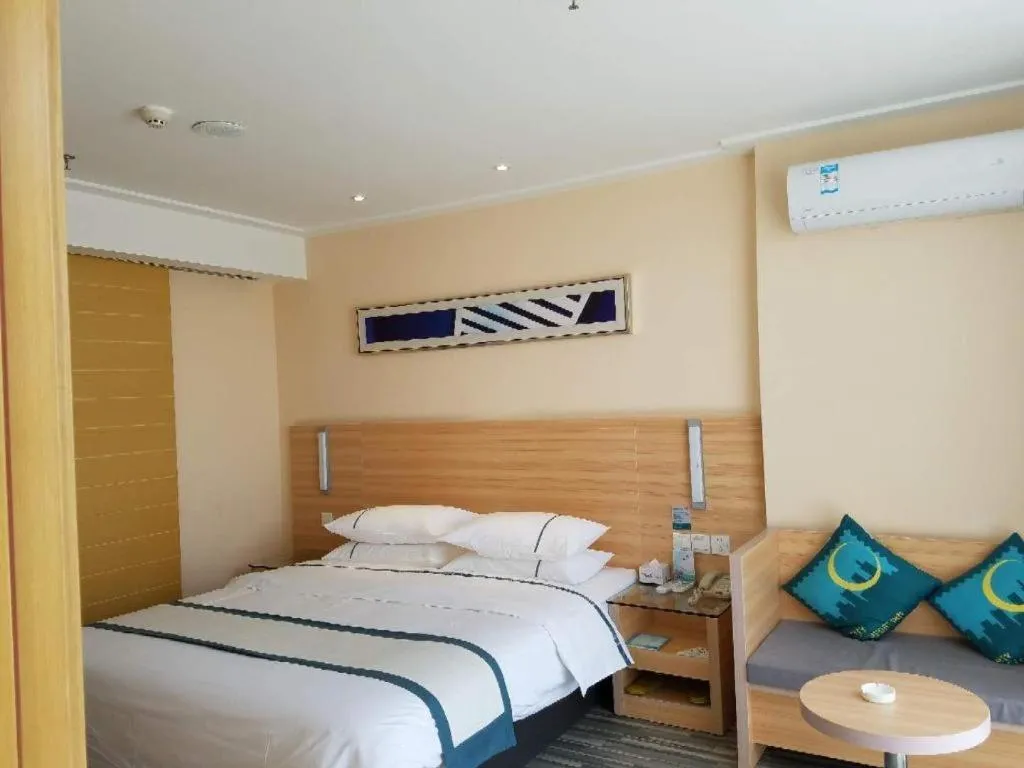 Bed in City Comfort Inn Lichuan Railway Station Tenglong Cave