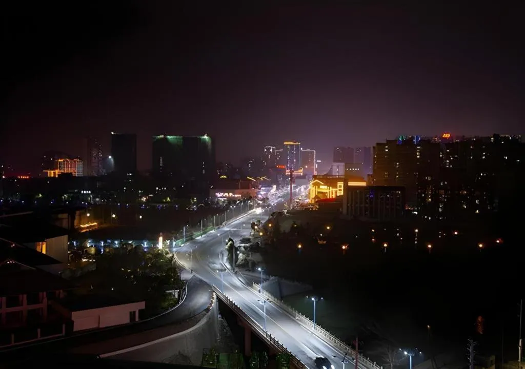 City Comfort Inn Lichuan Railway Station Tenglong Cave