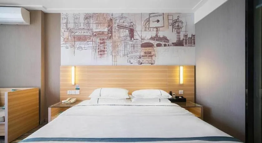 Bed in City Comfort Inn Lichuan Railway Station Tenglong Cave