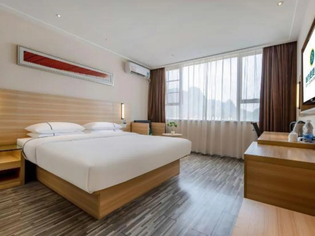 Bed in City Comfort Inn Hezhou High Speed Railway Station