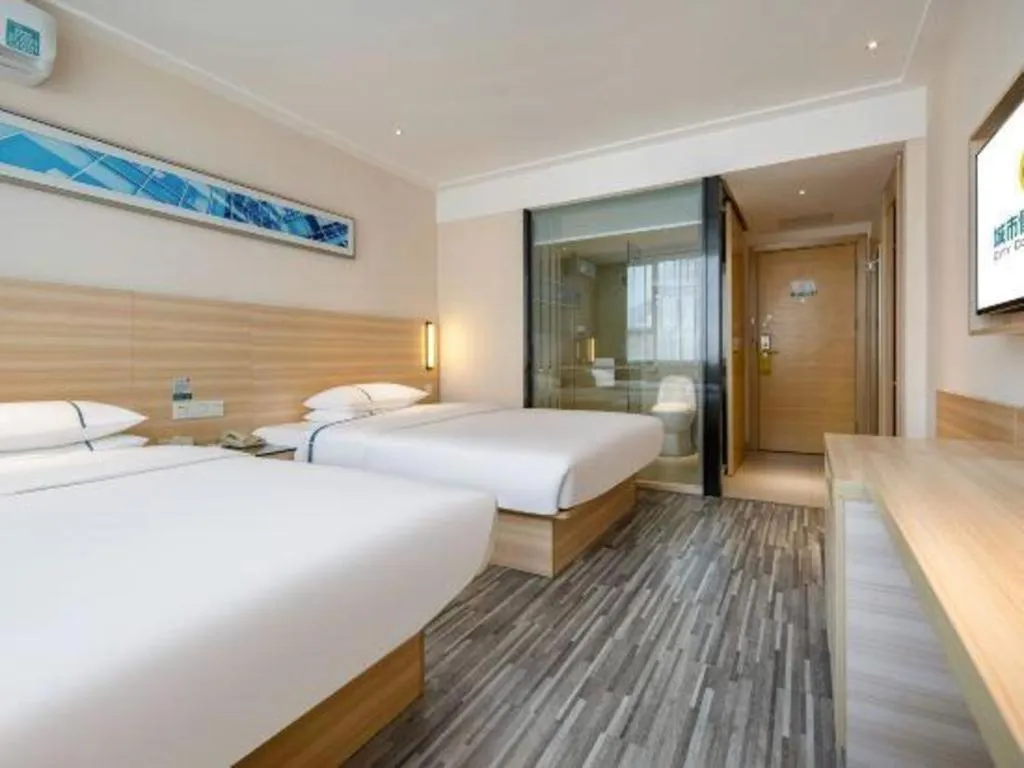 Bed in City Comfort Inn Hezhou High Speed Railway Station