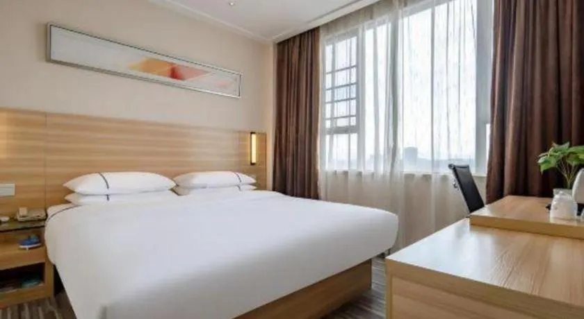 Bed in City Comfort Inn Hezhou High Speed Railway Station