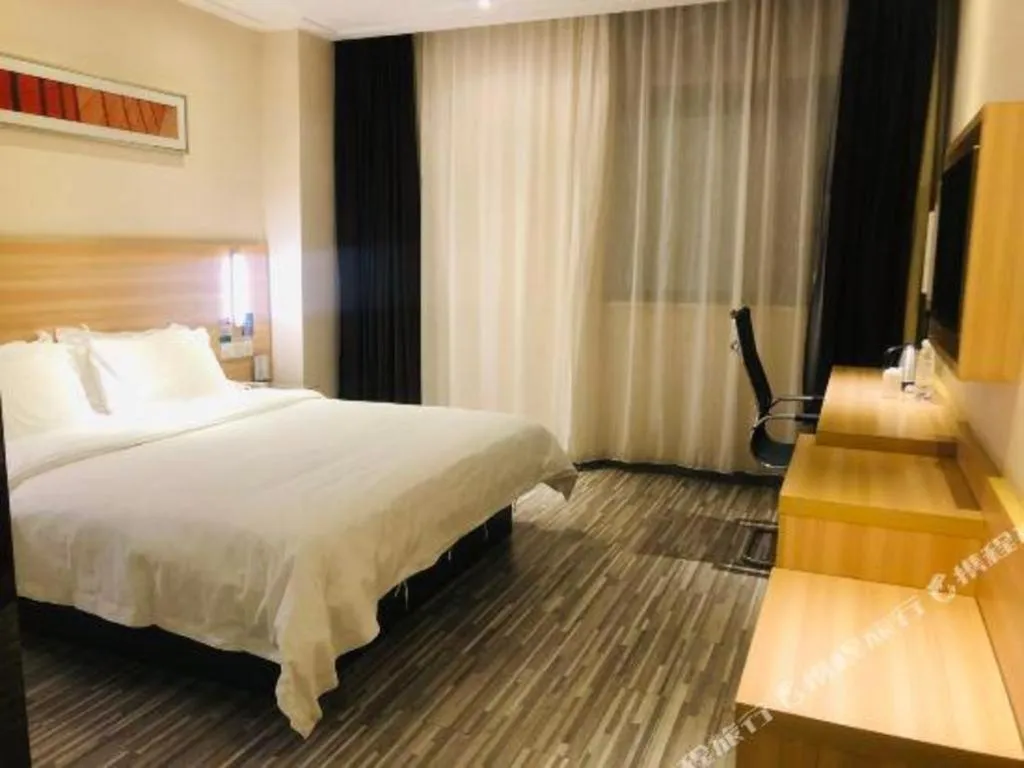 Bed in City Comfort Inn Wuhan Guanggu Finance Port