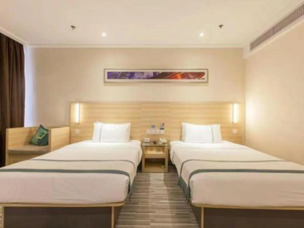 Bed in City Comfort Inn Wuhan Guanggu Finance Port