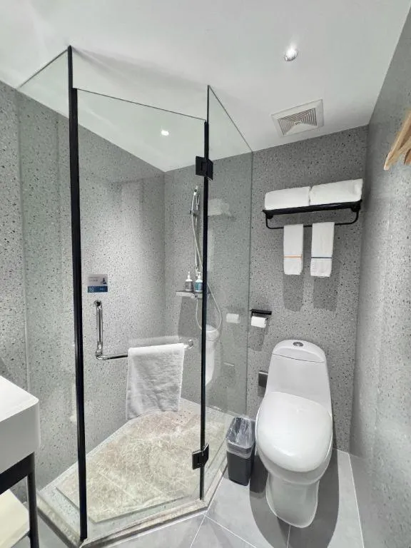 City Comfort Inn Wuhan Guanggu Finance Port