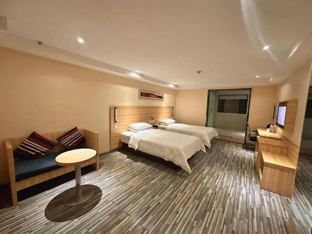 Bed in City Comfort Inn Wuhan Guanggu Finance Port