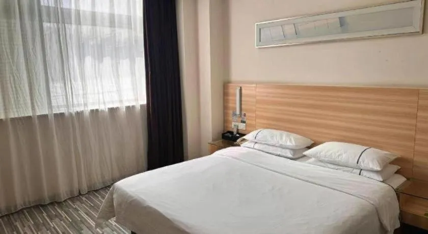 Bed in City Comfort Inn Wuhan Guanggu Finance Port