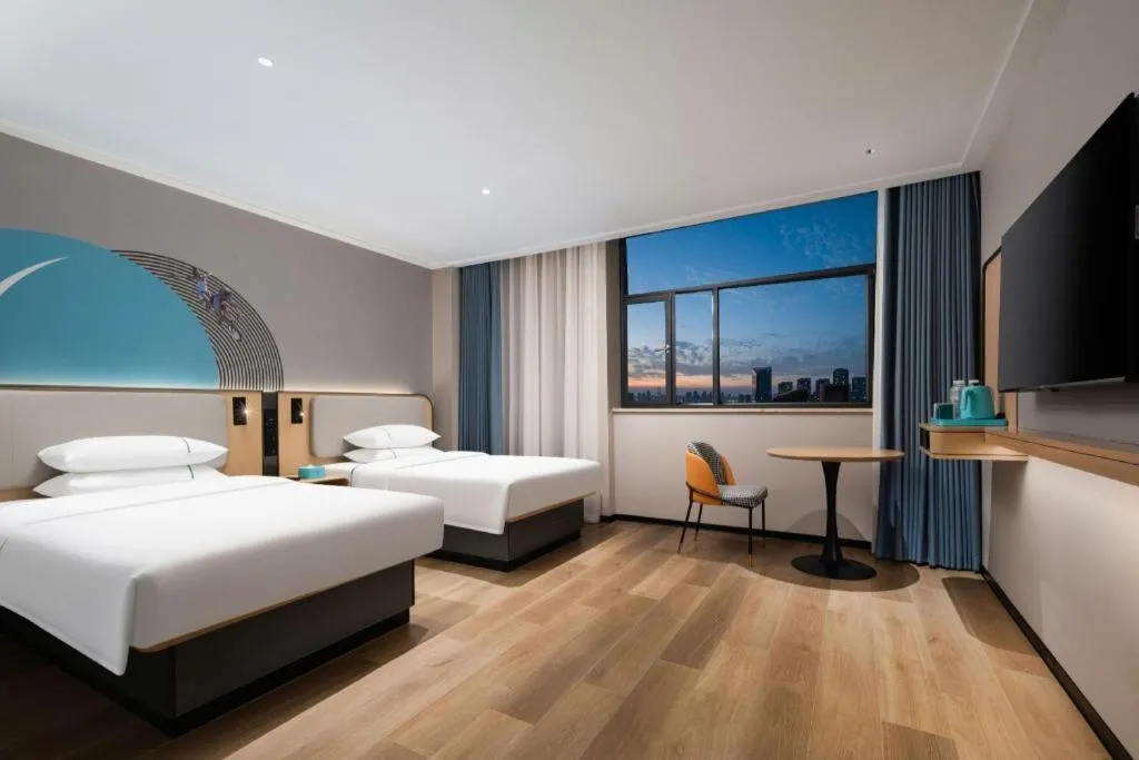 Bed in City Comfort Inn Wuhan Guanggu Finance Port