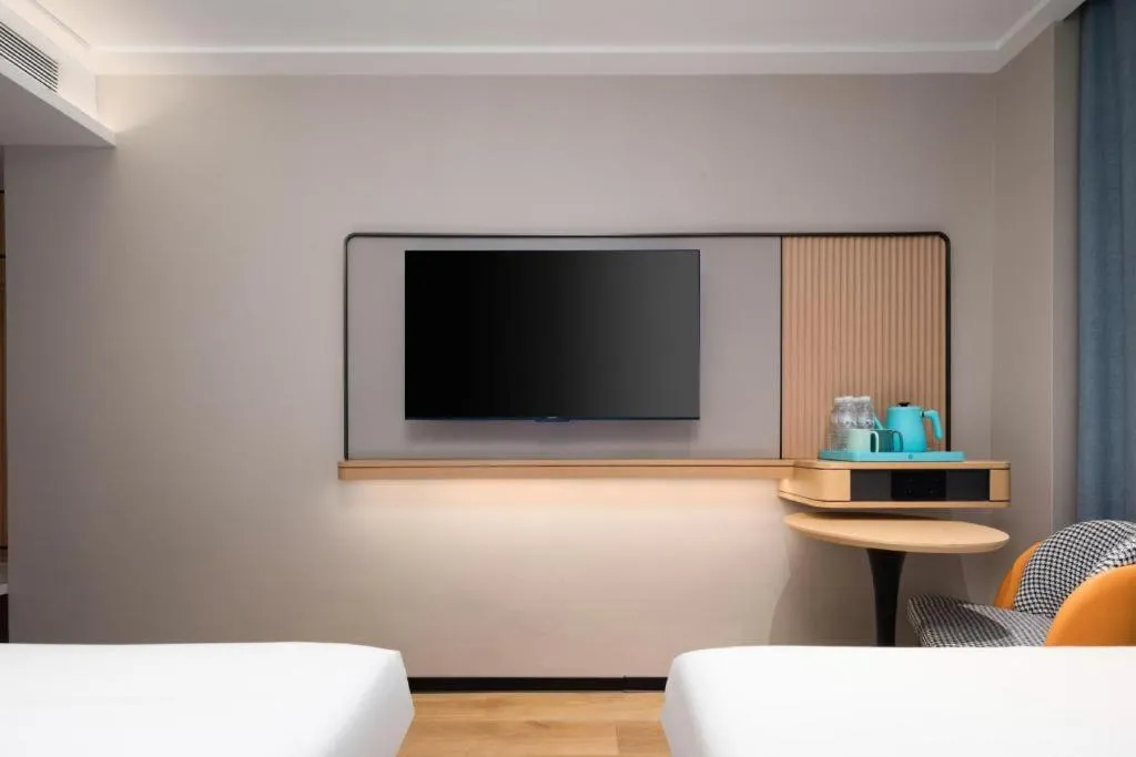 Bed in City Comfort Inn Wuhan Guanggu Finance Port