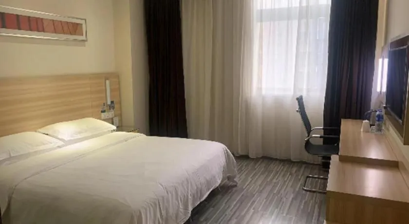 Bed in City Comfort Inn Wuhan Guanggu Finance Port