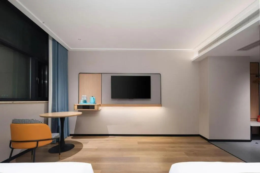 Bed in City Comfort Inn Wuhan Guanggu Finance Port