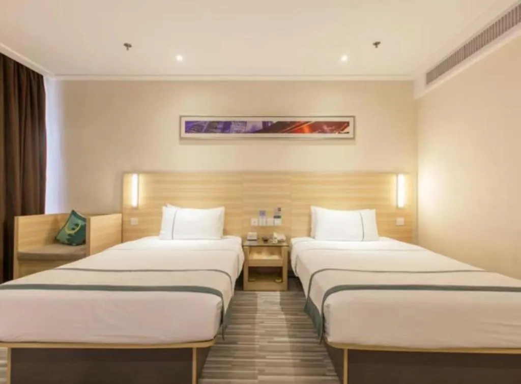 Bed in City Comfort Inn Wuhan Guanggu Finance Port