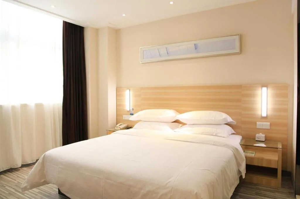Bed in City Comfort Inn Wuhan Guanggu Finance Port
