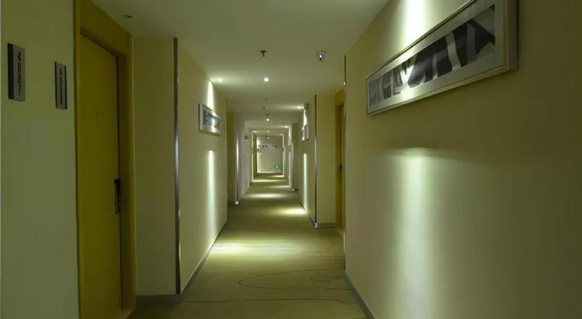 City Comfort Inn Wuhan Guanggu Finance Port