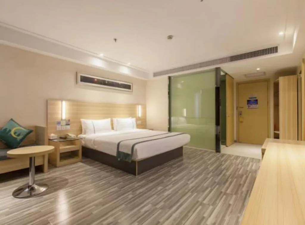 Bed in City Comfort Inn Wuhan Guanggu Finance Port