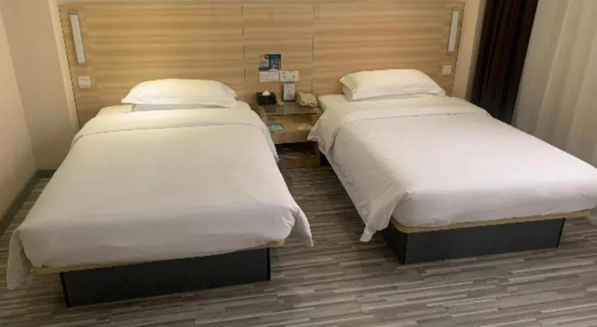 Bed in City Comfort Inn Wuhan Guanggu Finance Port